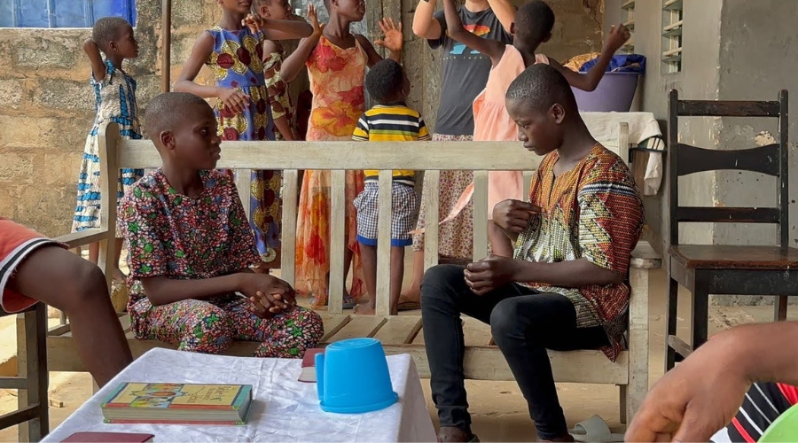 Togo-deaf-church-students-900x500